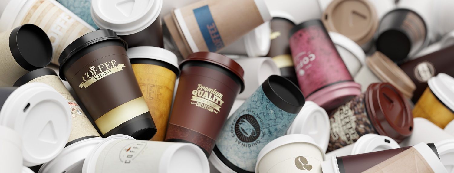 Einweg Kaffeebecher auf einem Haufen wie kann man durch Corporate Nudging Muell vermeiden